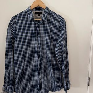 Banana Republic Casual Dress Shirt (Large)